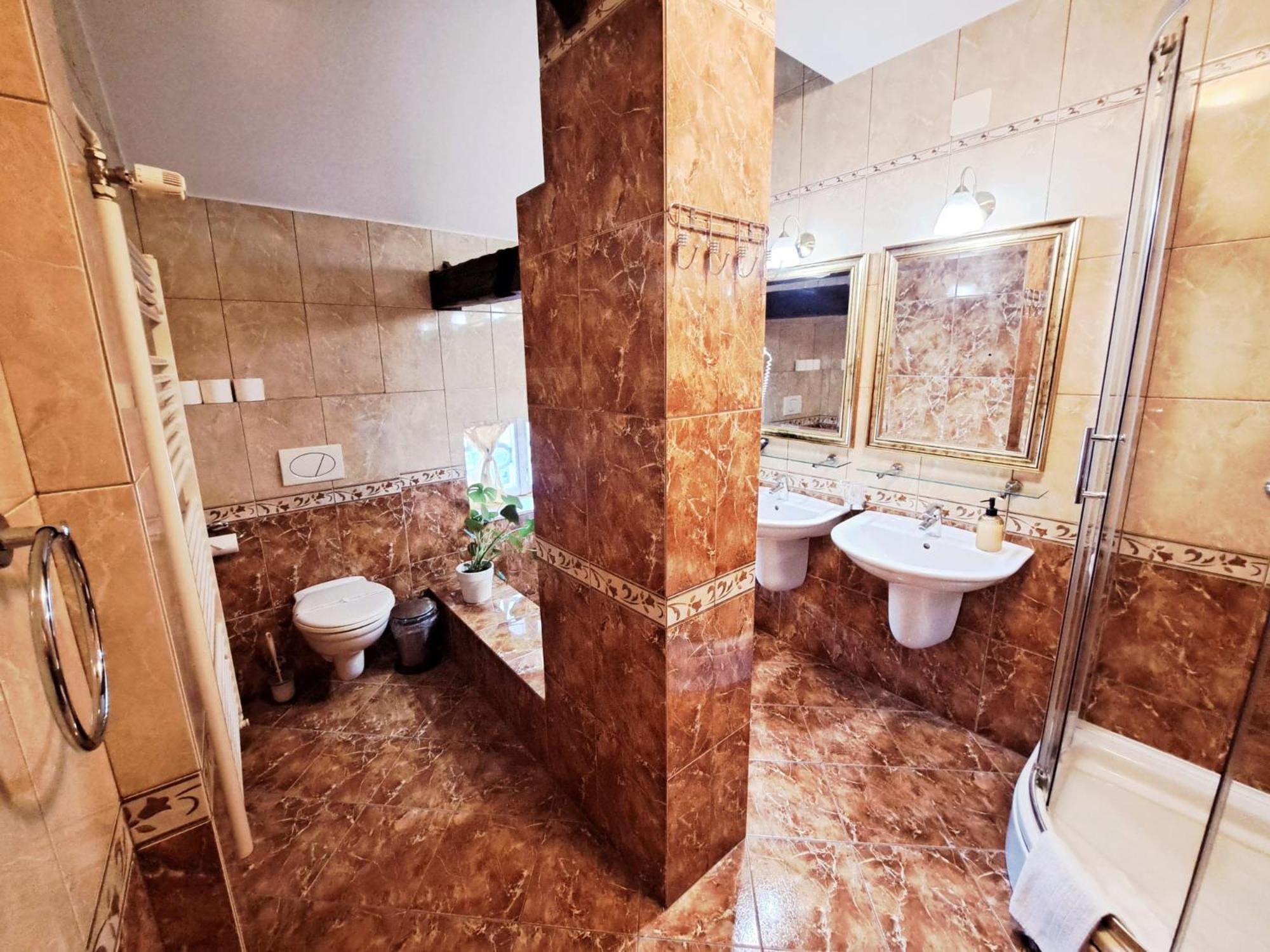 Hotel Livadic Самобор Экстерьер фото