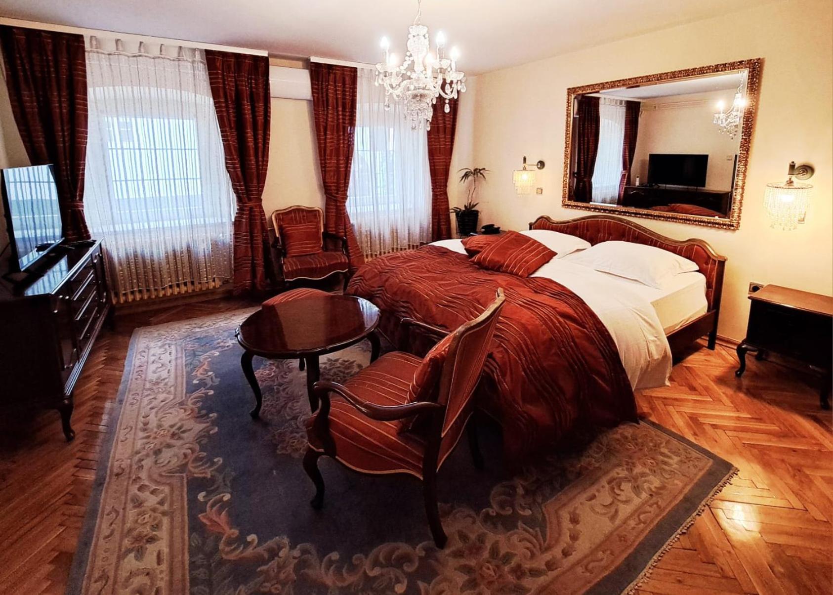 Hotel Livadic Самобор Экстерьер фото